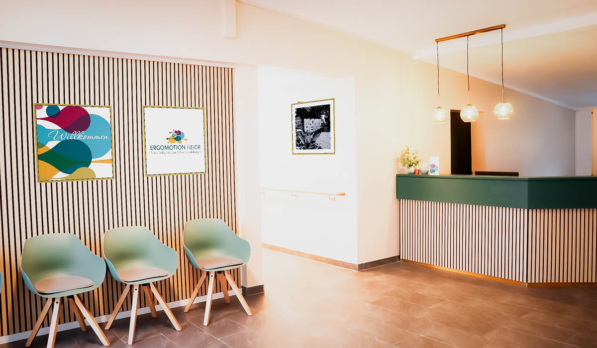 Wartebereich der Ergotherapiepraxis in Heide Ergomotion Heide